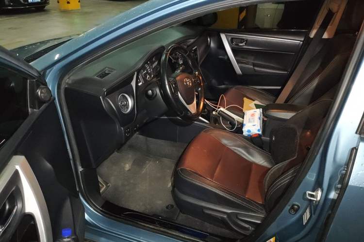 Used Toyota Corolla 2018 Dual-Engine 1.8L E-CVT Smart Edition Driver Seat