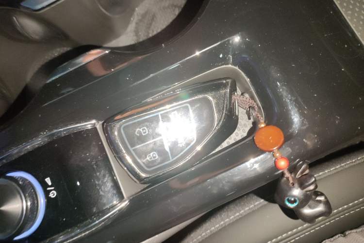 Used Buick Envision 2025 25T Entry-Grade Platinum Edition Interior 1