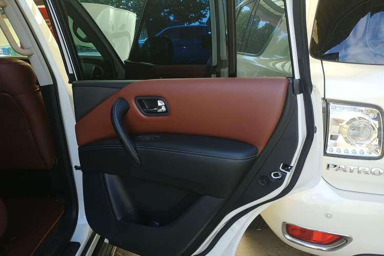 Used Nissan Patrol 2018 4.0L LinkedIn Edition Right Rear Door Interior