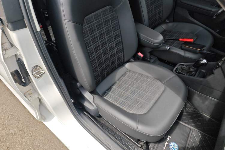 Used Volkswagen Jetta 2017 1.5L Automatic Comfort Model Right Front Seat