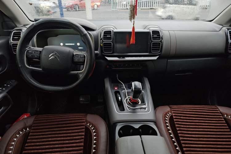 Used Citroen C5 AIRCROSS 2017 350THP Fashion Edition Center Console