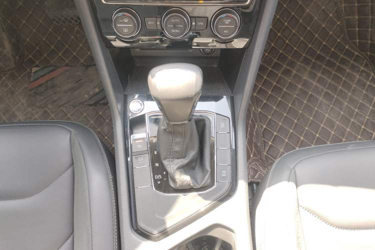 Used Volkswagen Tiguan L 2018 Facelift 330TSI Automatic Two-Wheel Drive Luxury Edition
