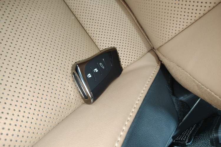 Used Lexus ES 2023 200 Excellence Edition