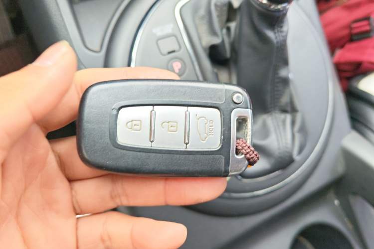 Used Kia Sportage R 2012 2.0L Automatic Two-Wheel Drive GLS