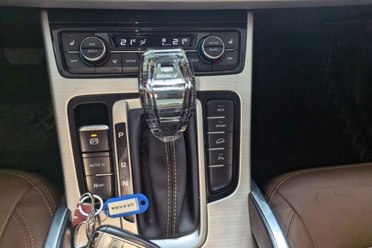 Used Geely Auto Emgrand X7 Sport 2016 1.8TD Automatic ZhiZun Version Gear Lever