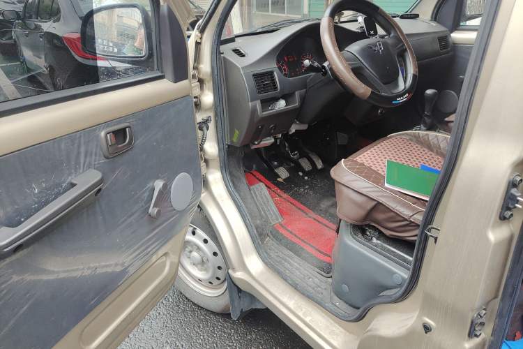 Used Wuling Rongguang 2021 1.5L Extended Basic Model LAR Driver Seat