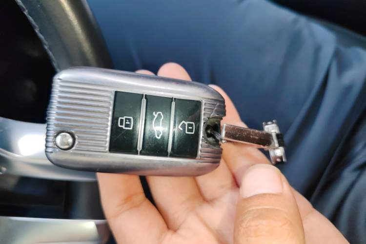 Used Roewe RX5 New Energy 2017 eRX5 50T Hybrid Connected Prestige Flagship Edition