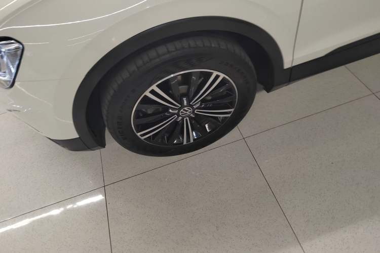 Used Volkswagen Tiguan L 2021 280TSI Automatic Two-Wheel Drive Comfort Edition – Low-Trim Version
