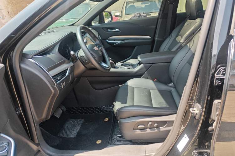 Used Cadillac XT4 2021 28T Two-Wheel Drive Luxury Version Left Front Seat