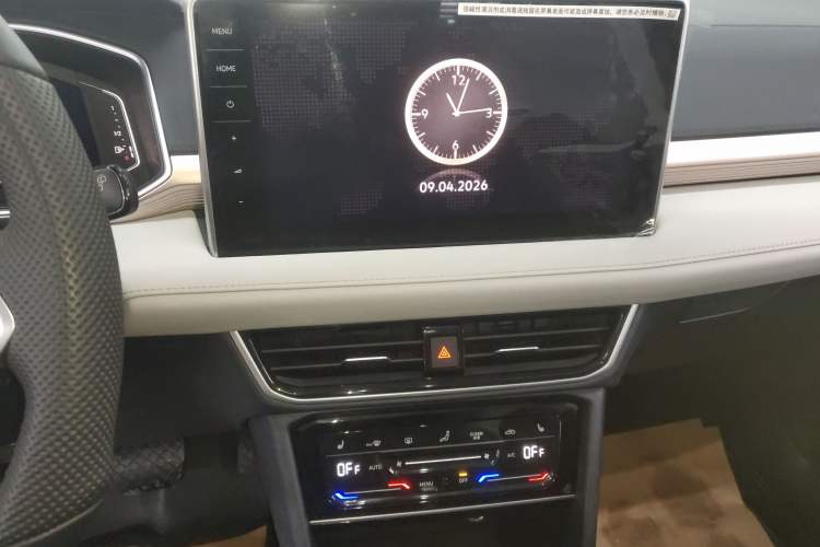 Used Volkswagen Tharu 2023 300TSI Two-Wheel-Drive Full Moon Edition Audio And AC Panel