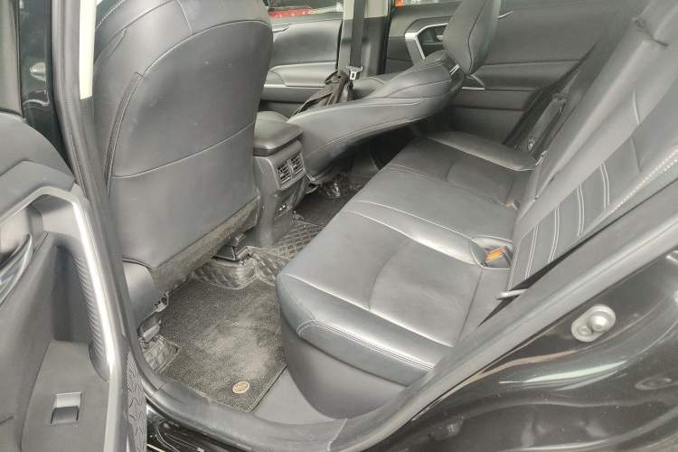 Used Toyota Wildlander 2021 Dual-Motor 2.5L E-CVT Four-Wheel Drive Luxury Edition Left Rear Seat