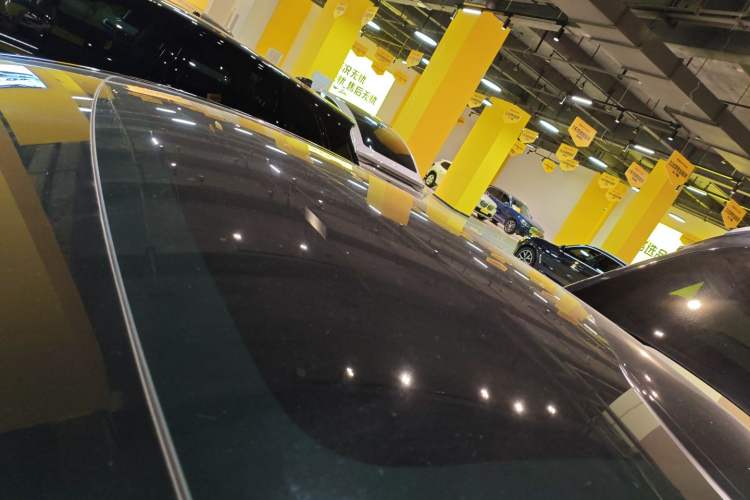 Used Tesla Model Y 2022 Long-Range All-Wheel-Drive Version Roof