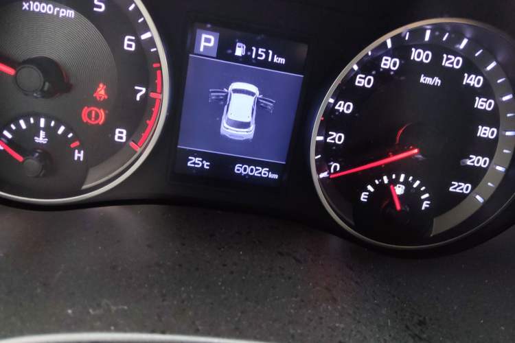 Used Kia kx1 Stonic 2019 1.4L Automatic Fun Edition China VI Odometer Close Up