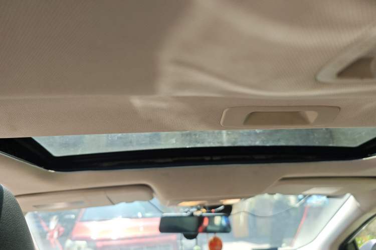 Used Venucia D60 2019 1.6L XL CVT Smart Connect Elite Edition