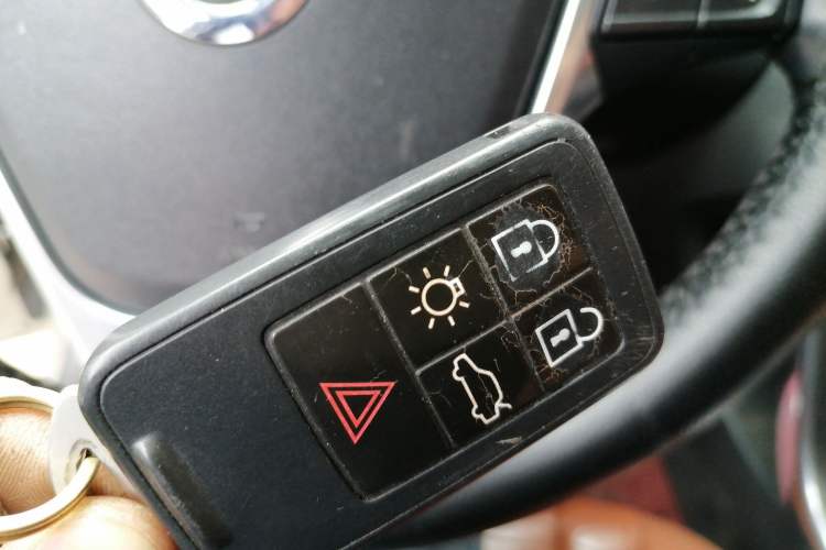 Used Volvo V60 2014 T5 Zhiyi Edition