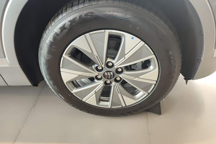 Used Buick E5 2025 Model 515KM First-Adoption Edition Right Front Wheel Hub