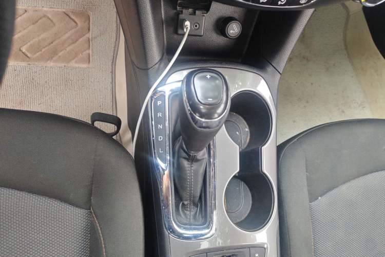 Used Chevrolet Cruze 2018 Redline 320 Automatic Pioneer Edition Gear Lever