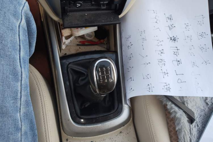 Used CHANGAN Eado 2015 1.6L Manual Luxury Model China V Standard Gear Lever