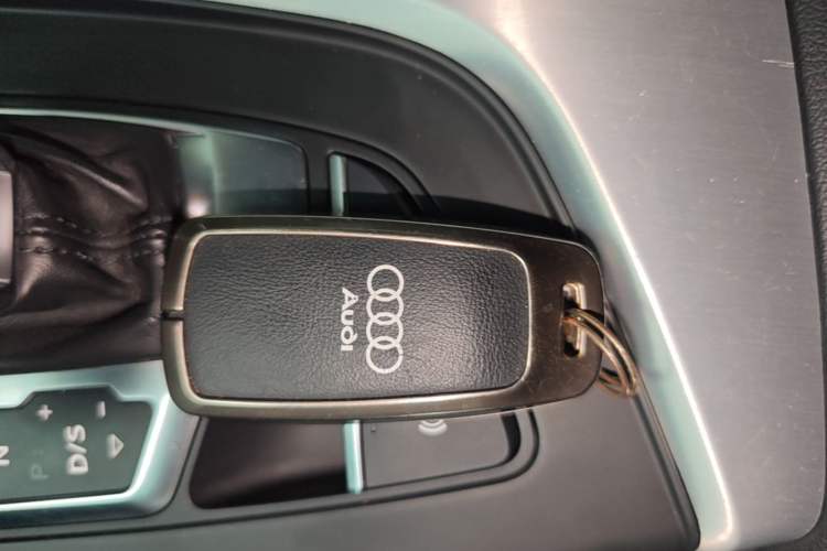 Used Audi A4L 2020 40 TFSI Luxury Dynamic Model
