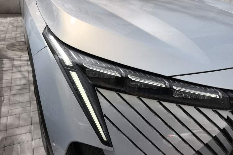 Used GAC Trumpchi EMKOO 2022 1.5T Supernova Max Edition Right Front Headlight