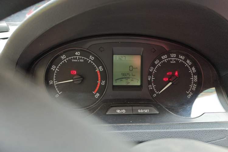 Used Skoda Rapid 2015 1.6L Manual Smart Selection Model