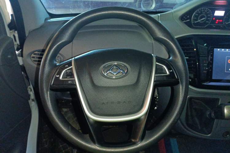 Used SAIC MAXUS Xintu V80 2021 2.0T Manual Classic Aoyuntong Short Wheelbase Mid-Height 7/8/9-Seater