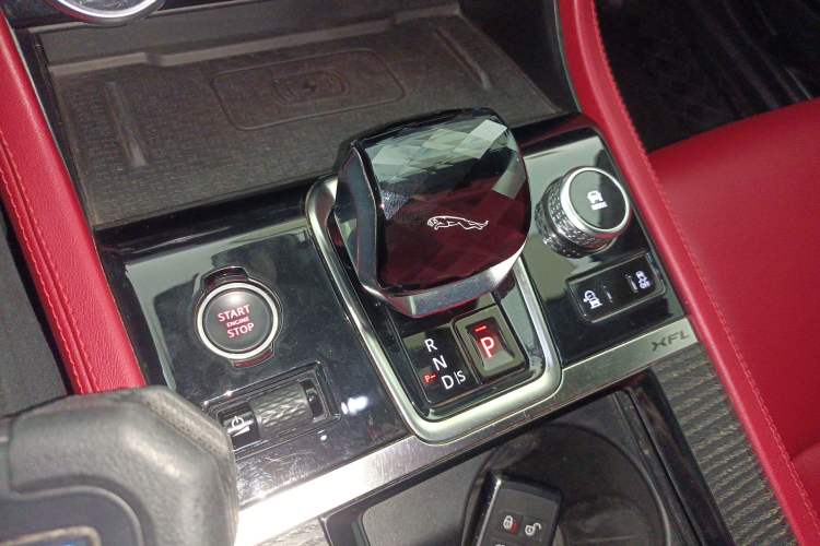 Used Jaguar XFL 2021 XFL 2.0T P250 All-Wheel-Drive Shimmering Black Sport Edition