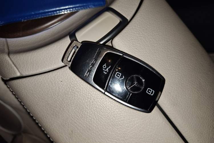 Used Mercedes-Benz E-Class 2021 E 260 L 4MATIC Vehicle Key