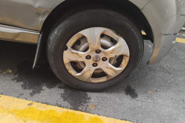 Used Jinbei Hiace X30 2021 1.5L Deluxe Edition Aluminum Wheels Two-Tone Design Central Air Conditioning MP5 Version Van China VI Standard SWC15M