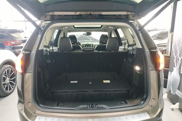 Used Ford Edge 2018 EcoBoost 245 Two-Wheel-Drive Titanium 7-Seater China V Standard