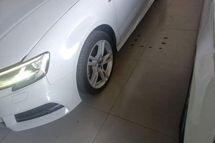 Used Audi A3 2020 Limousine 35 TFSI Fashion Edition China VI Emission Standard Left Front Wheel Hub