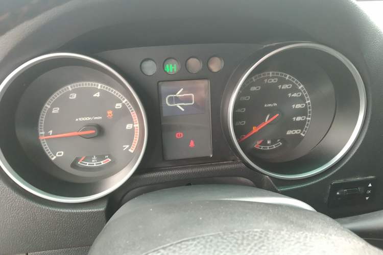 Used BAIC Off-Road BJ40 2016 2.3T Automatic Four-Wheel Drive Premium Edition Instrument Cluster