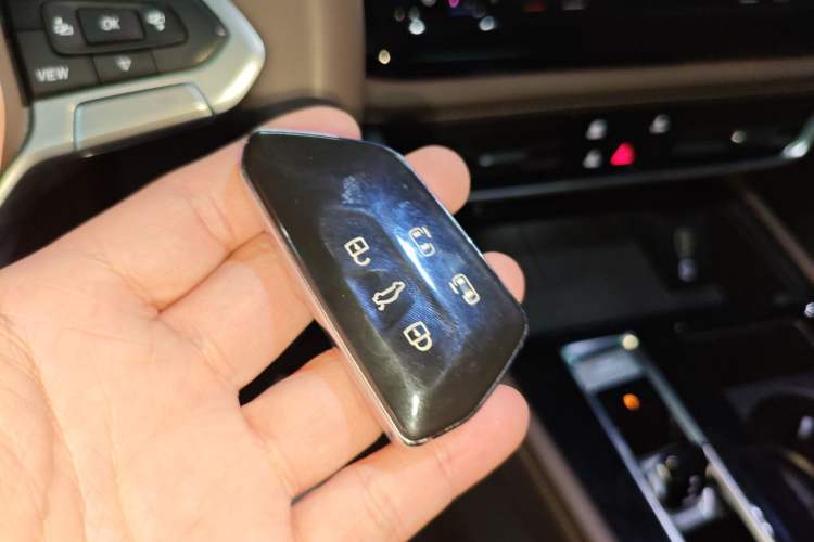 Used Volkswagen Viloran 2024 330TSI Luxury Edition
