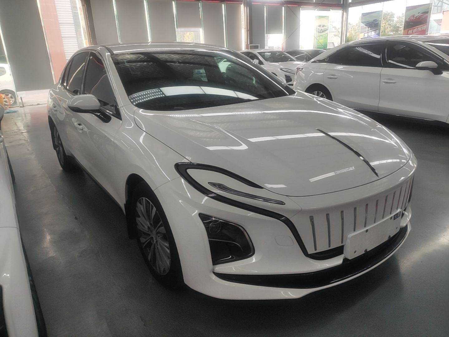 Hongqi E-QM5 2024 450km Range Commuter Version — снимка 3