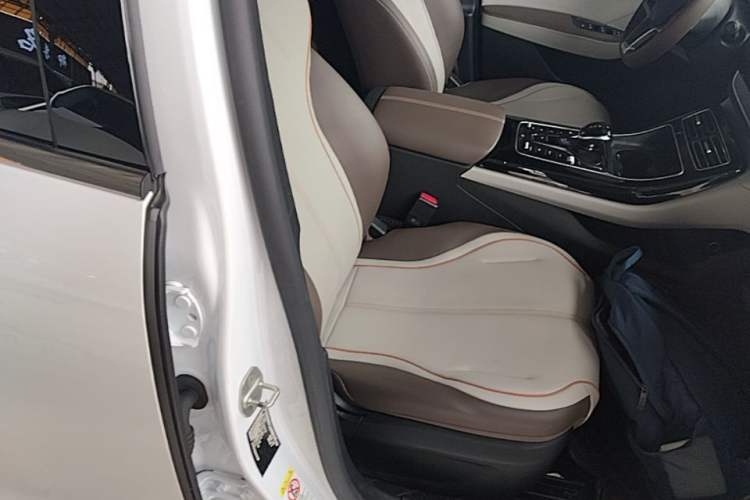 Used BYD Qin PLUS 2024 Honor Edition EV 420KM Leading Model
