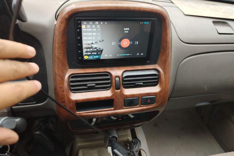 Used Nissan ZN Van 2013 2.4L Two-Wheel Drive Standard Model with 5 Seats