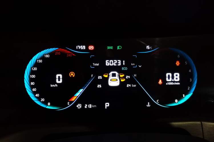 Used CHANGAN CS35PLUS 2022 Blue Whale NE 1.4T DCT Luxury Model Odometer Close Up