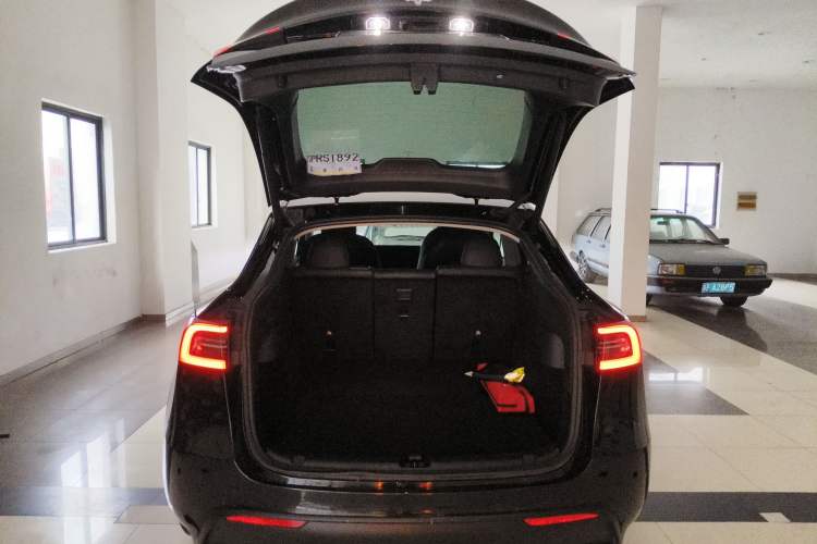 Used Tesla Model Y 2022 Long-Range All-Wheel-Drive Version
