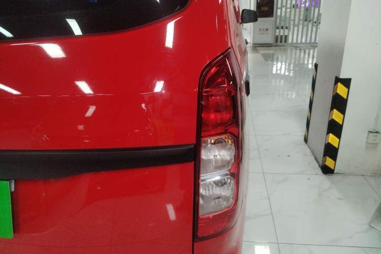 Used Wuling Hongguang V 2022 1.5L Jingqu Edition Electric-Assist LAR Exterior 3