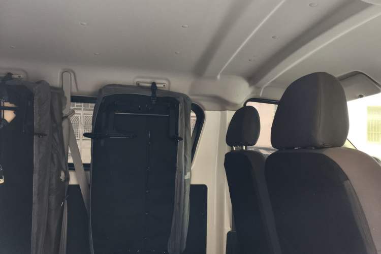 Used Chana Ruixing EM60 2025 Passenger Version Comfort Edition 6 Seats 300 km Range Side-Hinged Doors