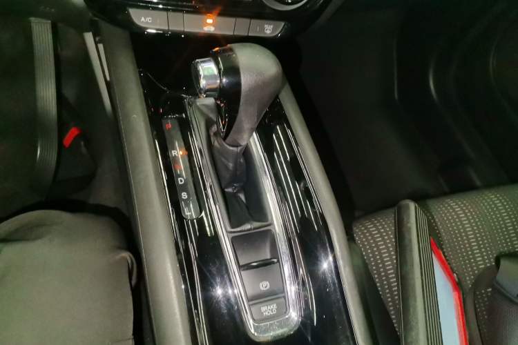 Used Honda Vezel 2016 1.8L CVT Front-Wheel Drive Pioneer Edition