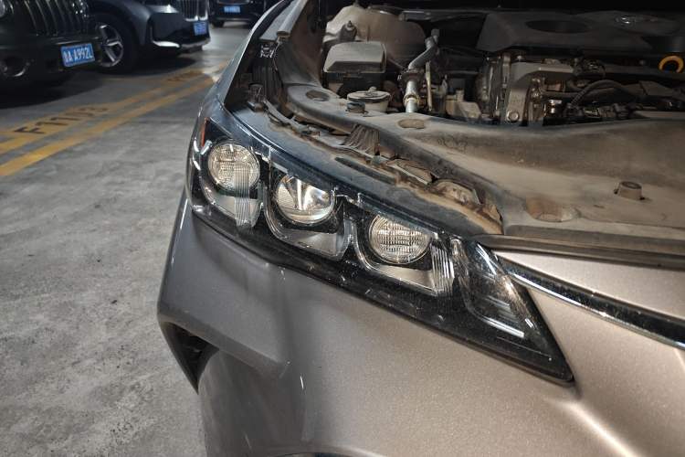 Used Toyota Avalon 2019 2.0L Luxury Edition China VI Standard Right Front Headlight