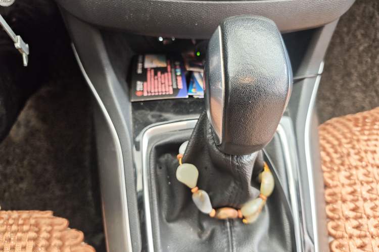 Used Peugeot 408 2014 1.8L Automatic Luxury Edition Gear Lever