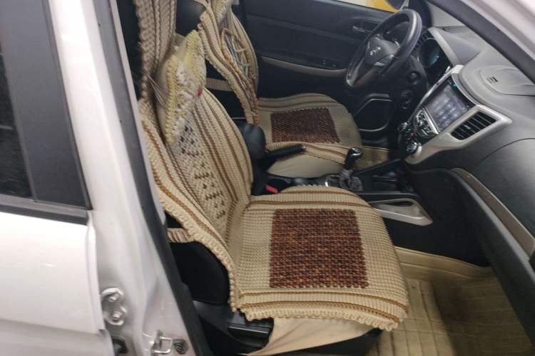 Used CHANGAN CS35 2014 1.6L Manual Luxury Model China IV Standard