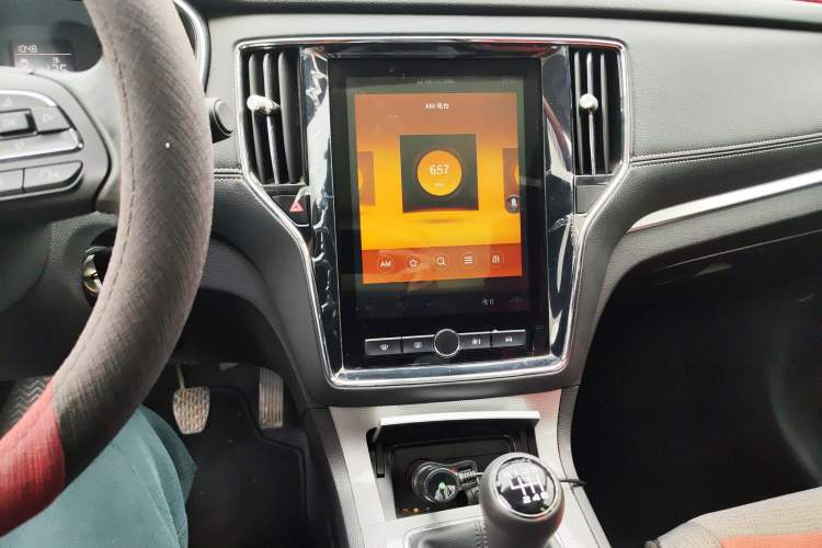 Used Roewe RX5 2019 20T Two-Wheel Drive Manual 4G Connect Platinum Edition
