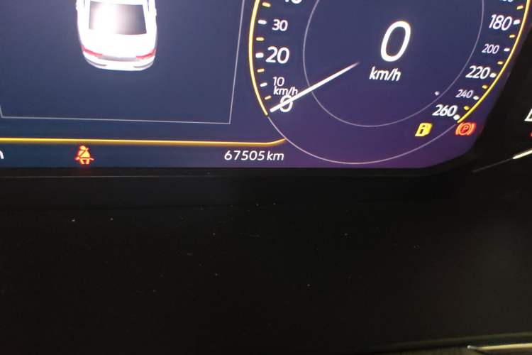 Used Volkswagen Magotan 2020 330TSI DSG Luxury Edition Odometer Close Up