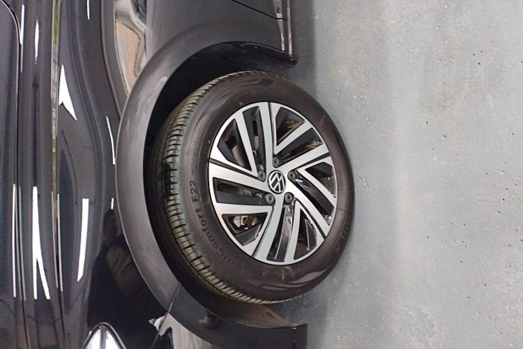 Used Volkswagen Lavida 2024 300TSI DSG Starry Sky Deluxe Edition Left Front Wheel Hub