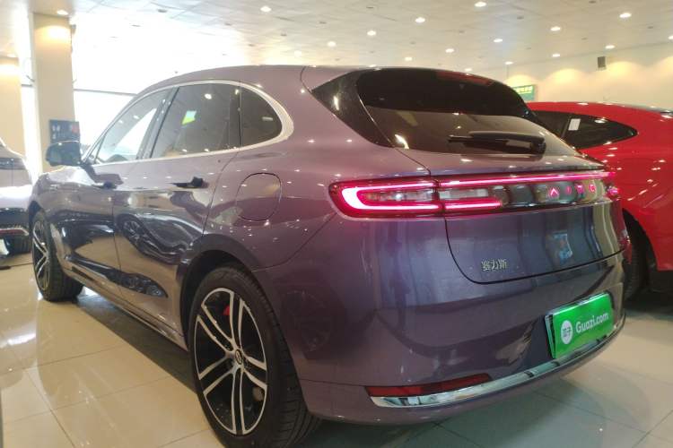 Used Hima AITO M5 2025 Extended-Range Ultra All-Wheel-Drive Version
