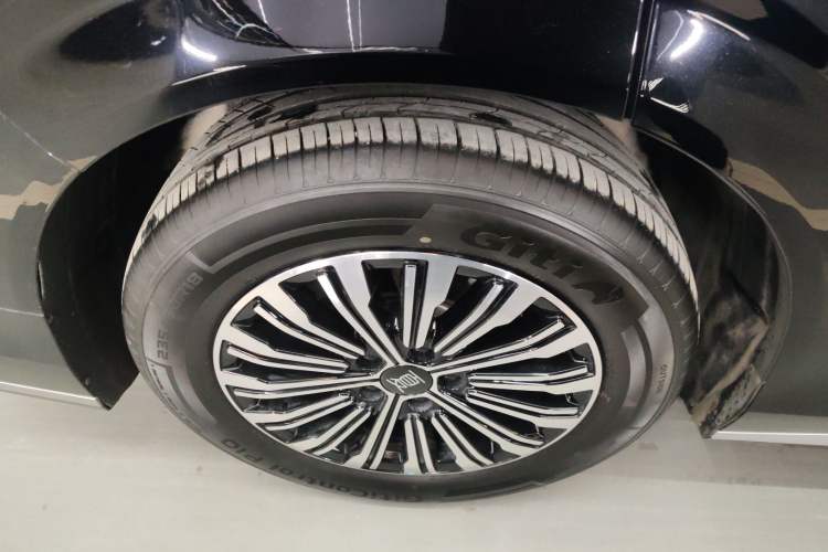 Used BYD Xia 2025 DM-i 1.5T 100km Supreme Edition
