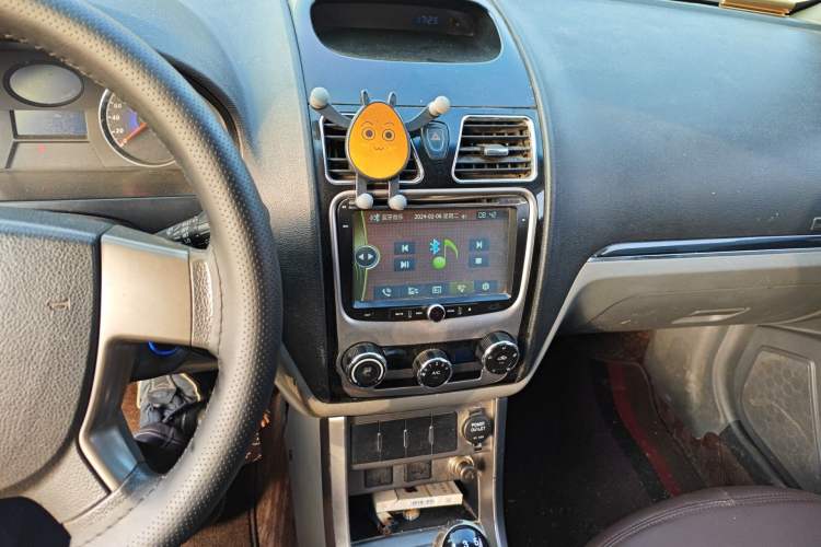 Used Geely Auto Classic Emgrand 2013 Sedan 1.5L Manual Entry-Level Model Audio And AC Panel